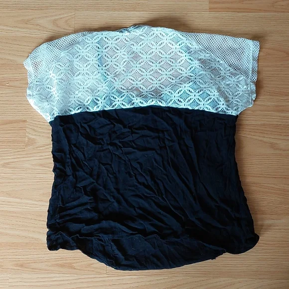 Tee - Picture 4 of 4